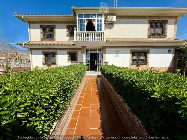 GRAN CASA CON 380 METROS DE VIVIENDA, SOBRE PARCELA DE 1500 