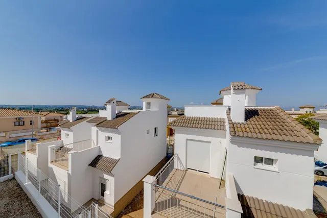Villa Independiente en San Fulgencio, 3 dormitorios, 3 baños — 32