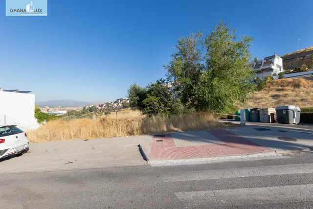 PARCELA EN ESQUINA JUNTO GRANADA — 7