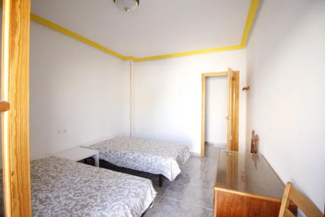 EXCELENTE CASA EN EL CENTRO DE BAZA!!!! — 11