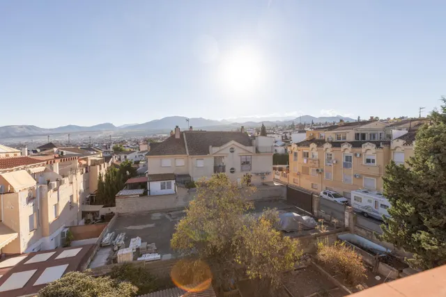 Casa adosada con terraza, vistas a Granada y Sierra Nevada, garaje y sótano — 34