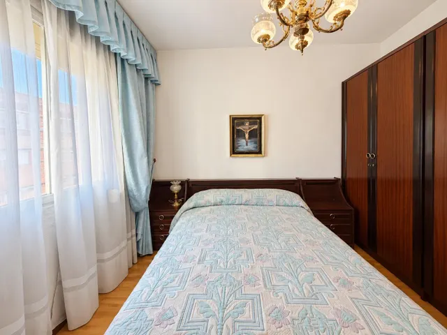 Piso de 2 dormitorios con terraza y grandes posibilidades de reforma en Simancas, Madrid — 20