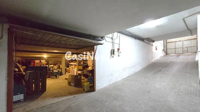 Garaje de 112 metros útiles para varias plazas, en pleno cen - foto 2