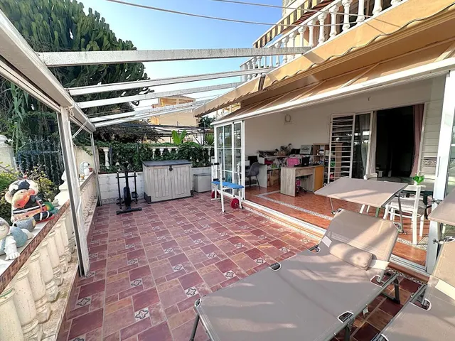 Se vende bonito adosado de 3 dormitorios 2 baños - foto 2
