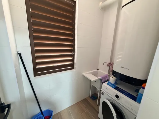 ¡Abre la puerta a tu nuevo hogar! Amplia terraza, garaje y totalmente amueblado — 32