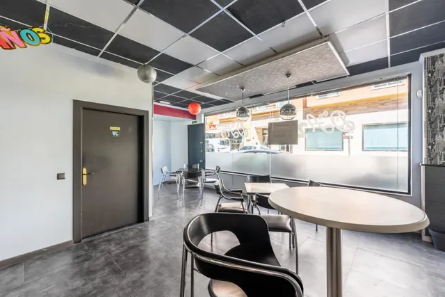 Se Vende Local Comercial Bar-Cafetería Calle Almería 9 — 30