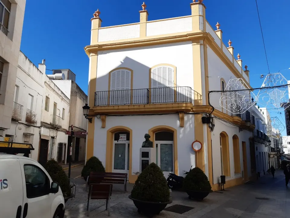 LOCAL COMERCIAL EN CORREDERA BAJA - CHICLANA