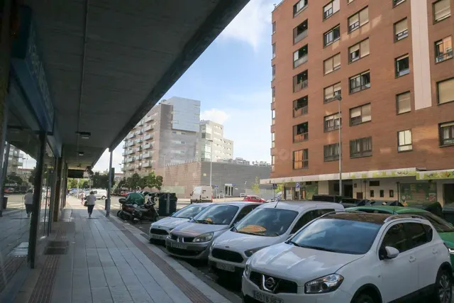 Piso en venta en Mendebaldea - foto 2