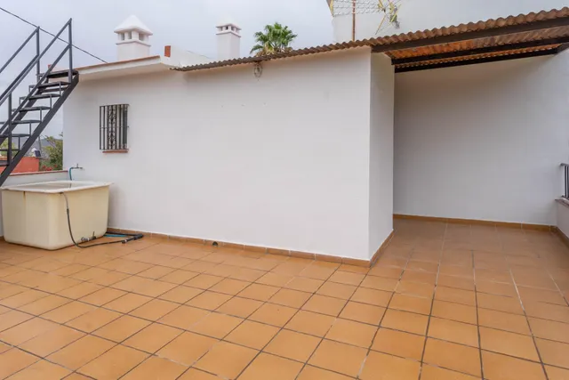 Exclusivo Chalet en Alhaurín el Grande con Piscina y Amplias Vistas — 45