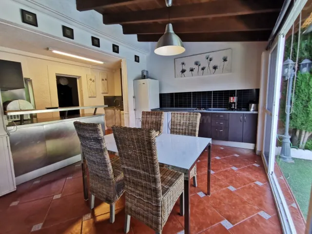 Chalet pareado con piscina y vistas despejadas en Ses Palmer - foto 4