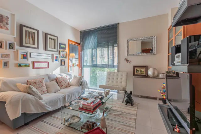 Acogedor piso de 2 dormitorios en el corazón de L'Eixample con posibilidad de alquiler de pk en la misma finca — 10