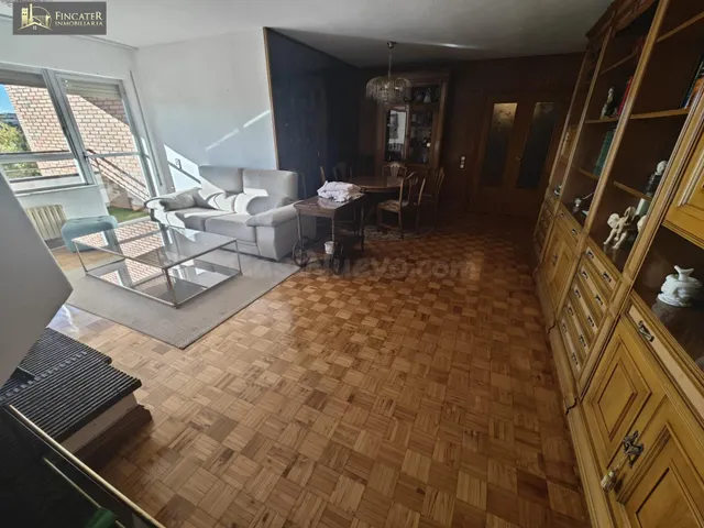 PISO DE 5 habitaciones EN EL ENSANCHE