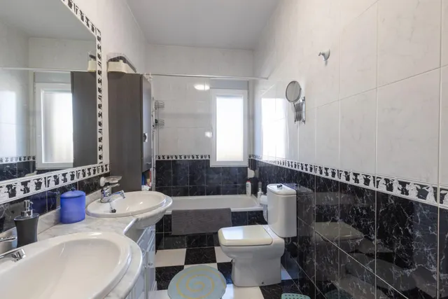 Casa en Armilla con terraza, patio y amplia cochera — 29