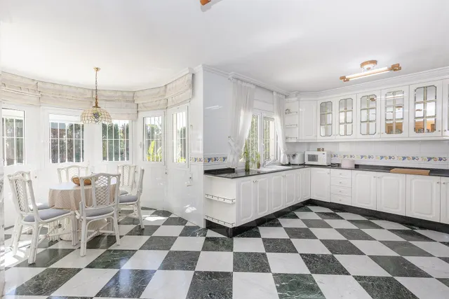 Oportunidad villa de lujo con mas de 500m2 de vivienda — 11