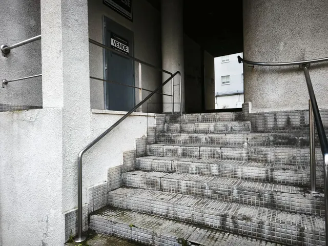 Bajo comercial en Esteiro, Ferrol — 5