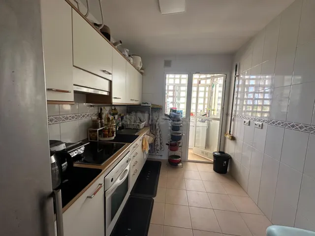 EXCLUSIVA VIVIENDA DE 3 DORMITORIOS CON PISCINA, TERRAZA, GA - foto 3