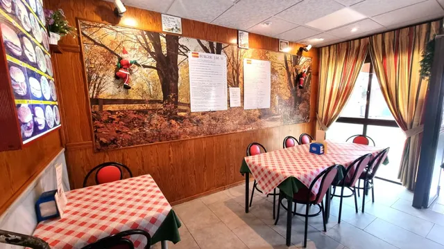Restaurante Burger en plena actividad — 2