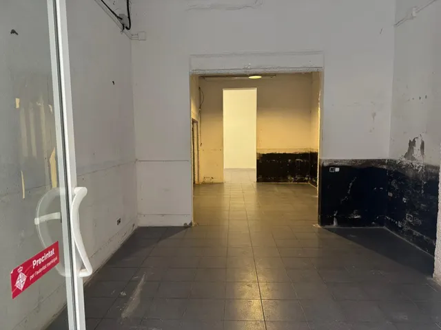 Local comercial - Carrer de l'Om — 17