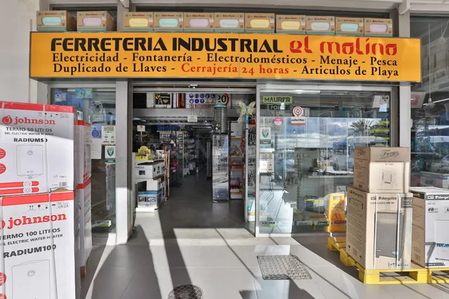 Se traspasa ferretería en Carboneras - foto 2