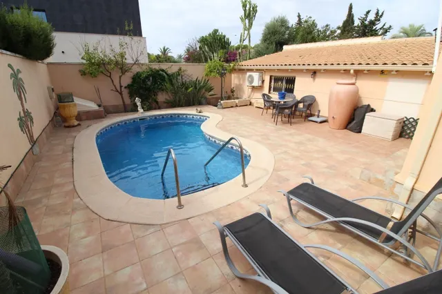 Villa 3 habitaciones 110m² en venta - Paraje natural — 31