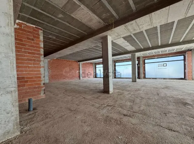 Exclusivo Local Comercial en el Centro de Negocios Sur - Ben - foto 2
