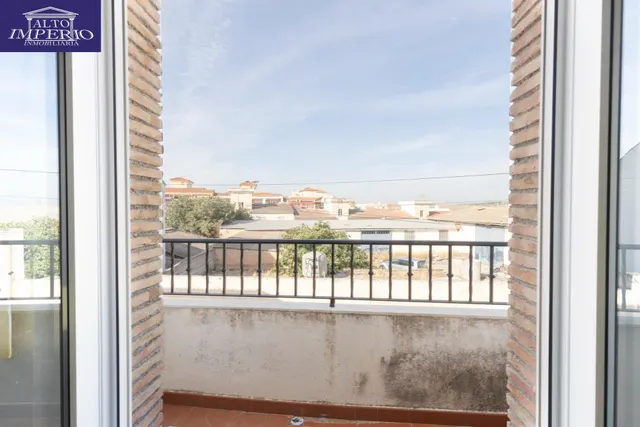 Casa en esquina en venta en Las Gabias — 41