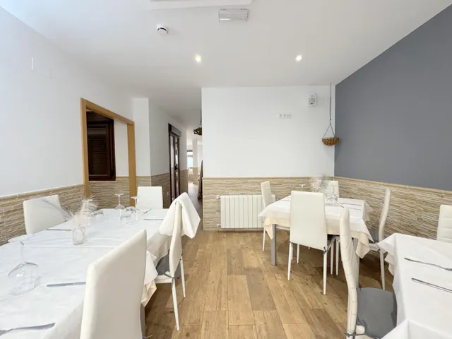 HOSTAL RESTAURANTE EN PLENO CASCO ANTIGUO DE CANDELEDA — 7