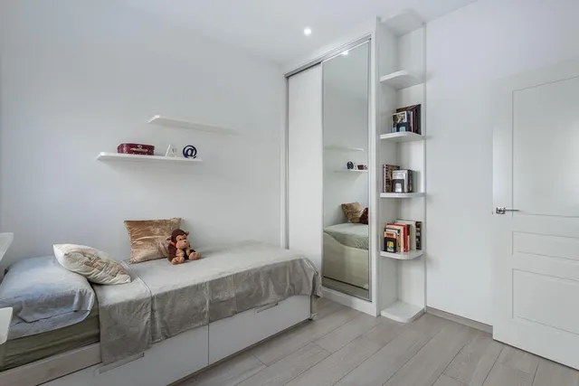 PISO COMPLETAMENTE REFORMADO EN CALLE RECOGIDAS — 27
