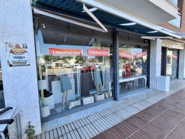 Local comercial con salida de humos y 180 m2 de exterior pri - foto 4
