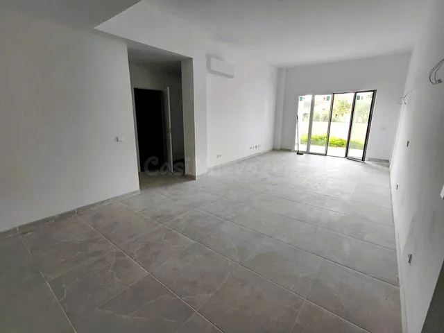 ¿Buscas una planta baja adaptada, de obra nueva, con jardín  - foto 5