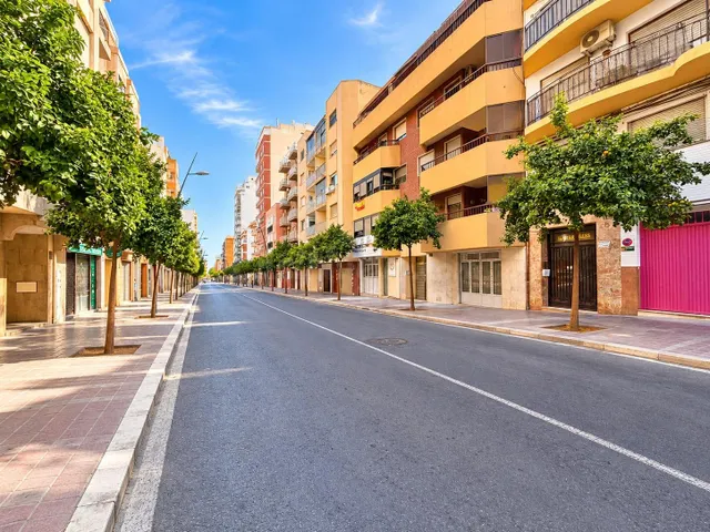 PISO EN VENTA EN AVD. PABLO IGLESIAS, ALMERÍA – IDEAL PARA I