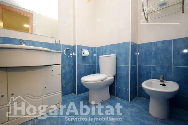 ¡UBICACIÓN IDEAL! AMPLIO, BONITO Y EXTERIOR CON GARAJE Y BALCÓN — 32