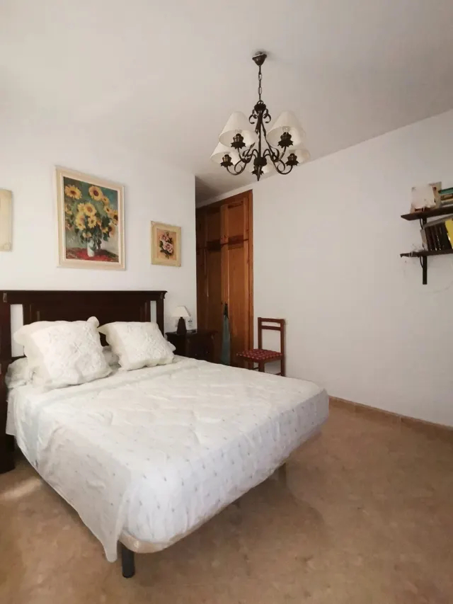 SE VENDE CASA EN PLENO CENTRO DE LOS VILLARES — 20