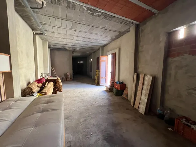 Oportunidad Inmobiliaria en Catral con : Casa Adosada Esquinera con Gran Potencial. — 15
