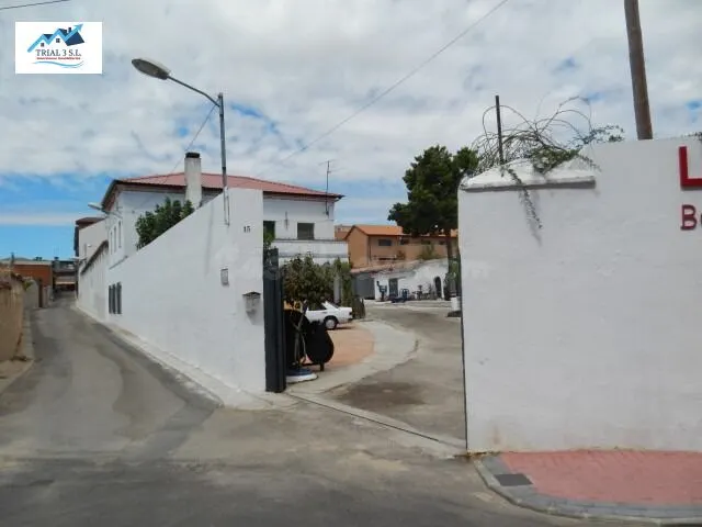 VENTA DE NAVE INDUSTRIAL EN CASARRUBIOS DEL MONTE.