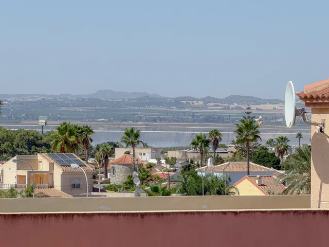 Exclusivo Adosado con excelente diseño y 2 amplias terrazas + solarium privado con vistas despejadas ( Sin gastos de comunidad ) — 10