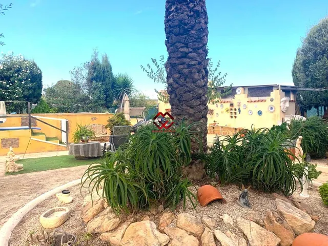 Villa con parcela de más de 900 m2 y planta superior indepen - foto 5