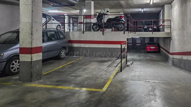 PLAZA DE PARKING AL LADO DE LA AVENIDA CALLE AZORIN — 2