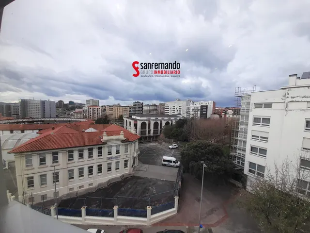 Se alquila piso de TEMPORADA de 2 habitaciones junto al Hosp - foto 3