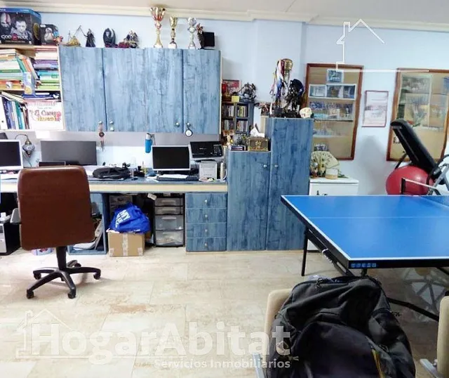 ¡CASA ESPECTACULAR! AMPLIA Y LUMINOSA CON BALCÓN Y TERRAZA — 30