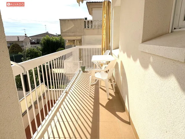 PISO CON TERRAZA A SOLO 750 METROS DE LA PLAYA !!! - foto 2