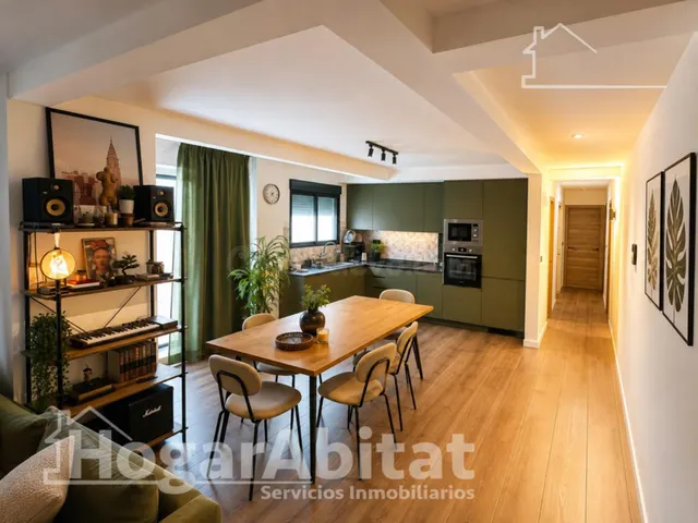 ¡AMUEBLADO! REFORMADO Y AMPLIO CON TERRAZA Y ASCENSOR - foto 4