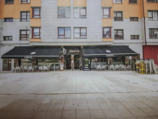 LOCAL COMERCAIL ACONDICIONADO COMO CAFETERÍA — 2