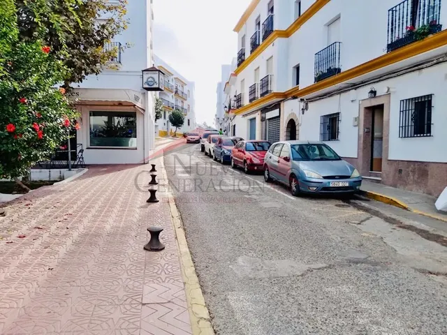 PISO EN DOS APARTAMENTOS INDEPENDIENTES — 23