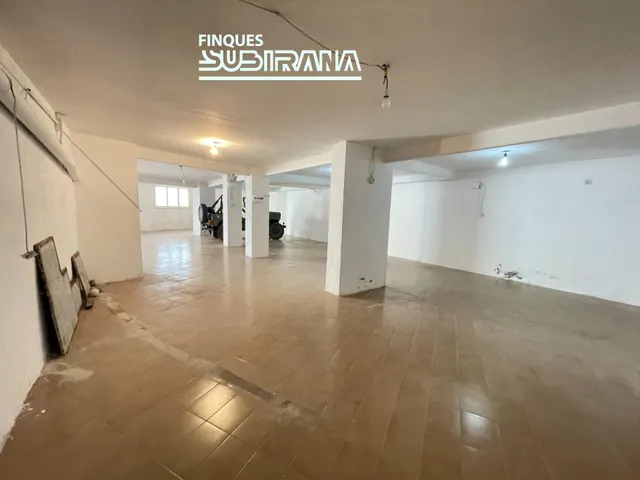 LOCAL COMERCIAL AMB POSSIBILITAT DE CANVI D'ÚS A HABITATGE A VILANOVA DEL CAMÍ — 14