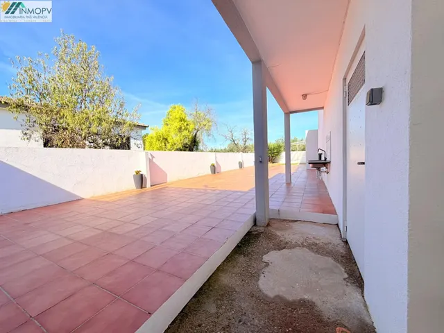 Singular chalet de 319m2 con 2.000 m2 de parcela, piscina y apartamento independiente en vistabella Vinaròs! — 40