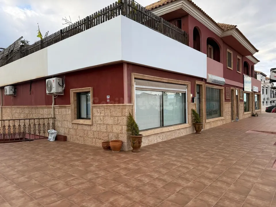 Local comercial 1 habitación 63m² en venta - La Regia