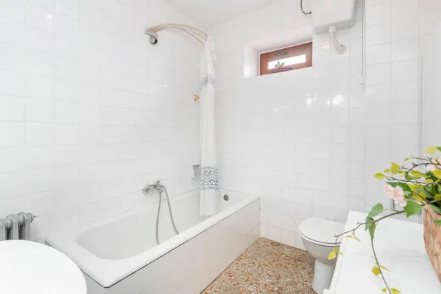 PISO BAJO + SEMI-SÓTANO EN VENTA EN CASORVIDA (LENA) — 25