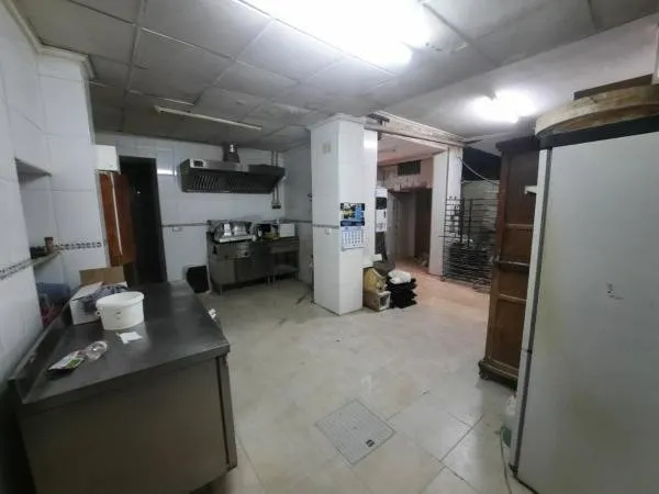 LOCAL COMERCIA — 8