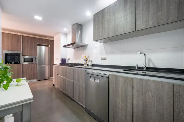 Amplia vivienda centrica en una de las mejores zonas de Almeria — 2